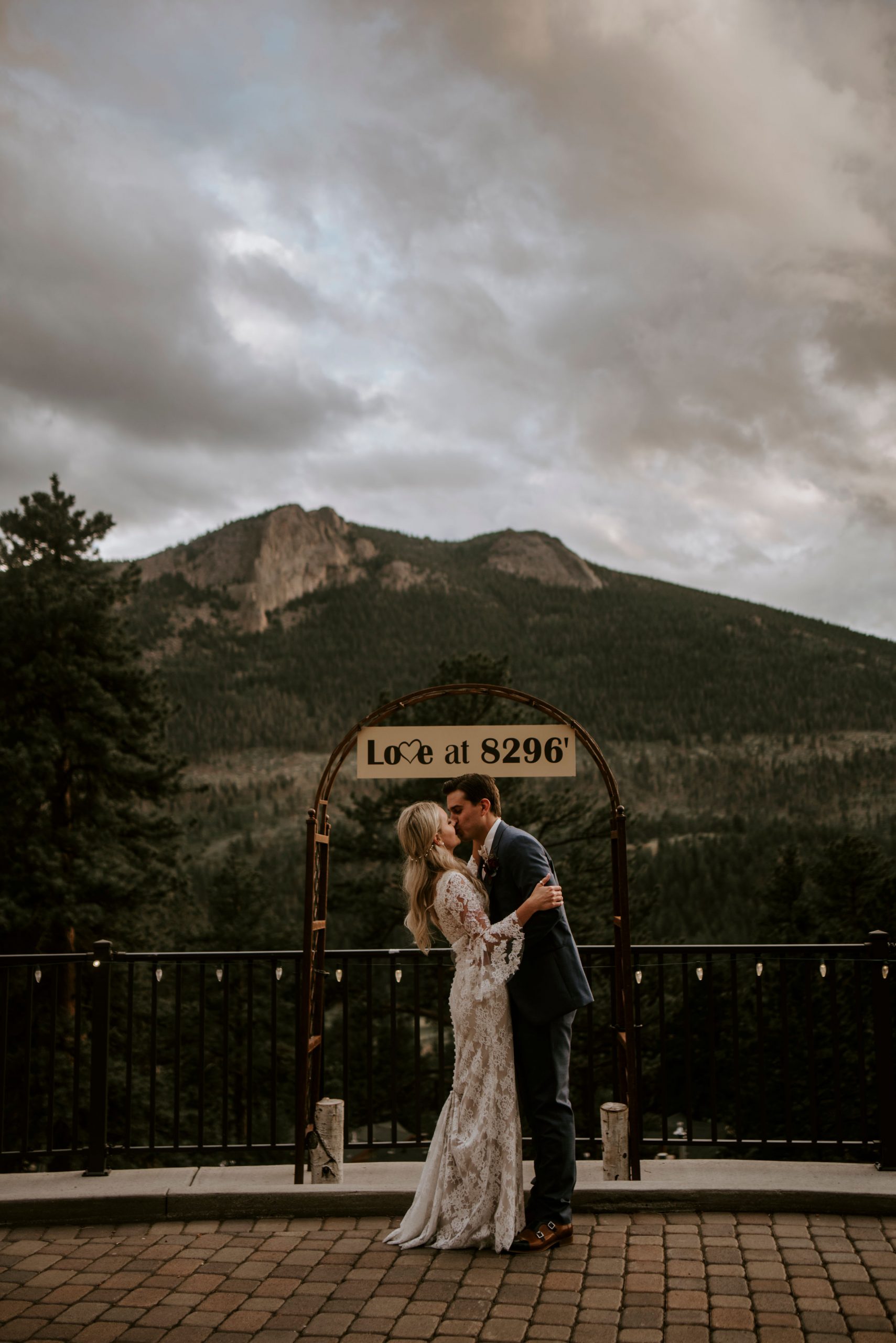 Bohemian Dream Wedding at Della Terra Chateau | Estes Park Wedding | Colorado Elopement + Wedding Photographer